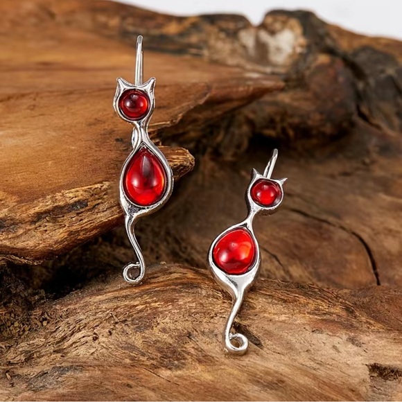 CAT PENDANT EARRINGS - Picture 5 of 8